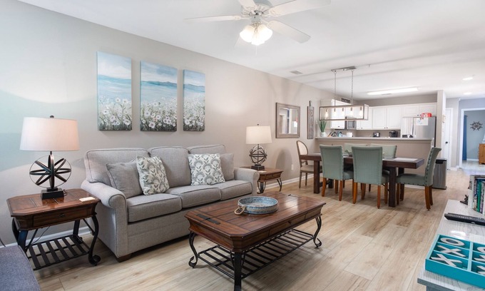 Pawleys Island Condo | Luxury 1st Floor! 3BD True Blue Resort Golf, Beach 3 min drive, 5 Pools, Sleep 8