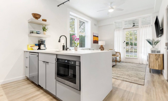 Wilmington Apartment | Luxury 2-Bed Apartment in Wilmington Highlands