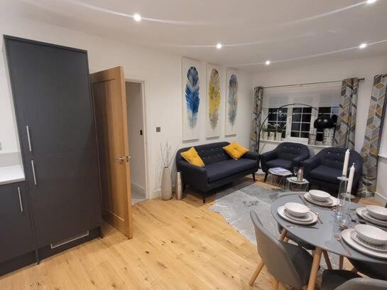 Wainscot House | Luxury 2 Bed Apartment In The Heart Of Rochester