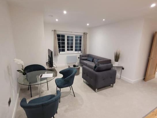 Wainscot House | Luxury 2 Bed Apartment In The Heart Of Rochester