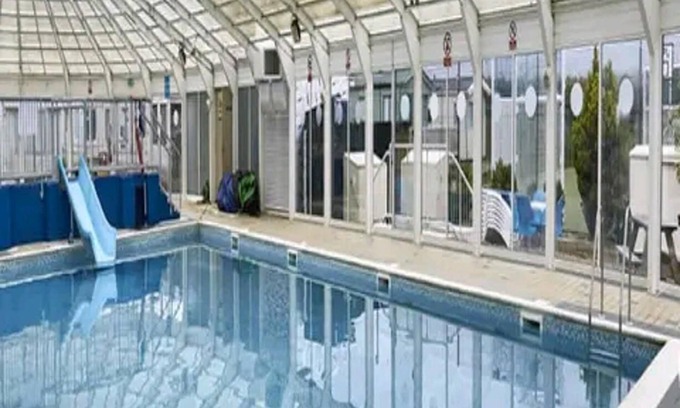 Heacham Ski Chalet | Luxury 2 Bed Caravan Heacham Beach Pets go Free