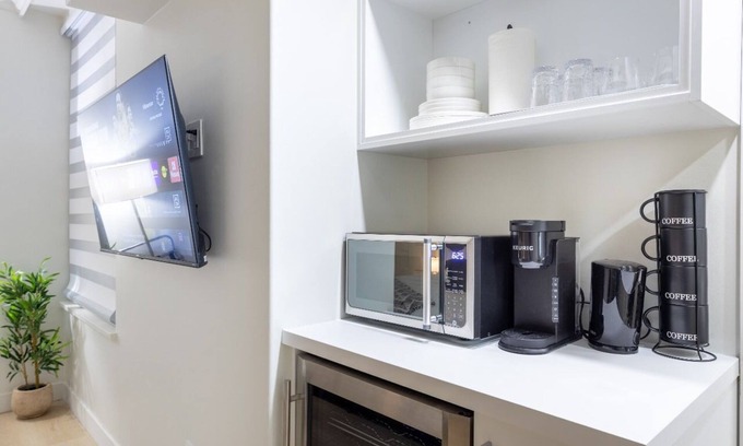 Coal Harbour Hotel | Luxury 2 Bedroom 2 King Beds in Hotel Downtown
