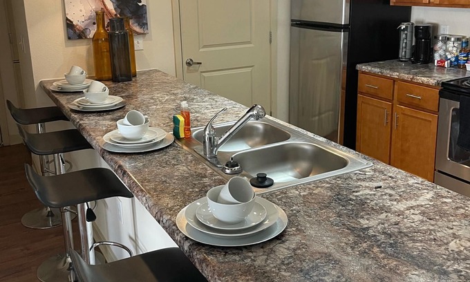 Golden Glades - The Woods Apartment | Luxury 2 bedroom 2 bath by the beach ✨