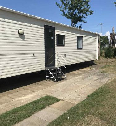 Hunstanton House | Luxury 2 bedroom Caravan Pets stay Free