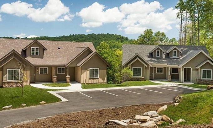Cullowhee Villa | Luxury 2- Bedroom Townhome in the Mountains of NC