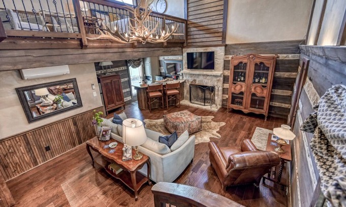 Fredericksburg Cabin | Luxury 23-ac Ranch Casita W/hot tub and Firepit!