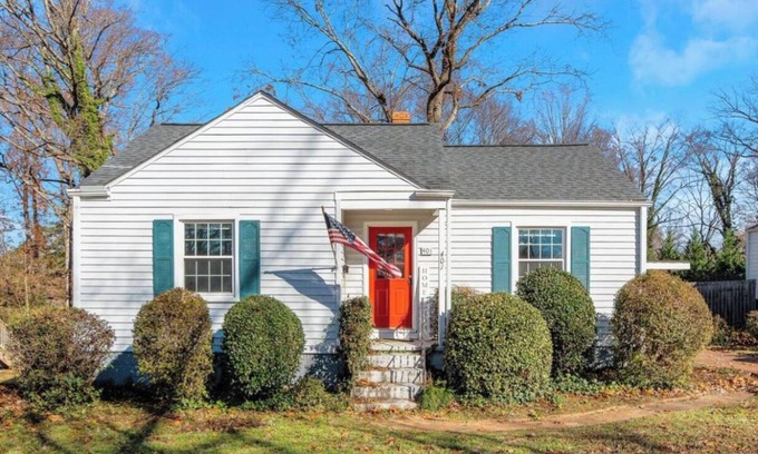East Raleigh House | Luxury 2BD Home, Coffee, Games, Outdoor Seating, Close to Airport, Hospitals