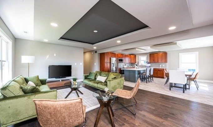 West Central Condo | Luxury 2BR 2 BA Condo -w Free Parking & WiFi - Downtown Fort Wayne