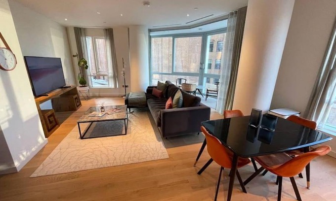 Queenstown Apartment | LUXURY 3 Bed 3 Bath Apartment in Central London