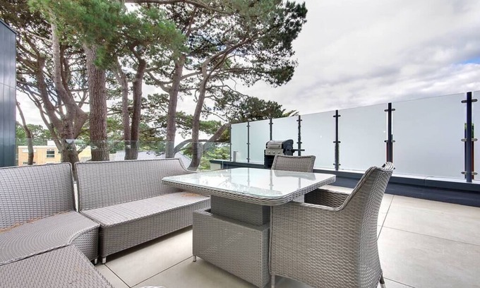 Sandbanks Apartment | Luxury 3 bed flat with large terrace & sea views