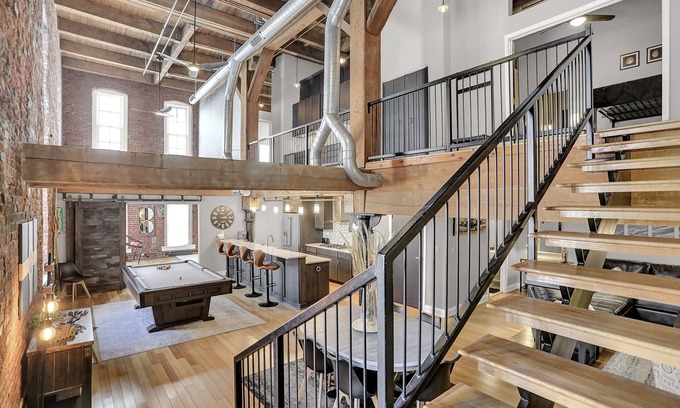 Wholesale District Condo | Luxury 3 Bedroom Downtown Penthouse Loft