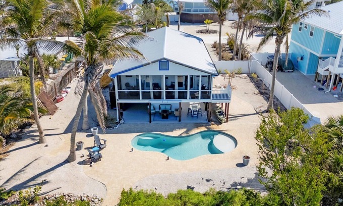 Palm Island House | Luxury 3 bedroom pool home on Bocilla Lagoon!