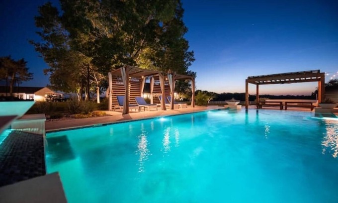 Burton Other | Luxury 3 BR Stay Sleeps 6 Stunning Farm