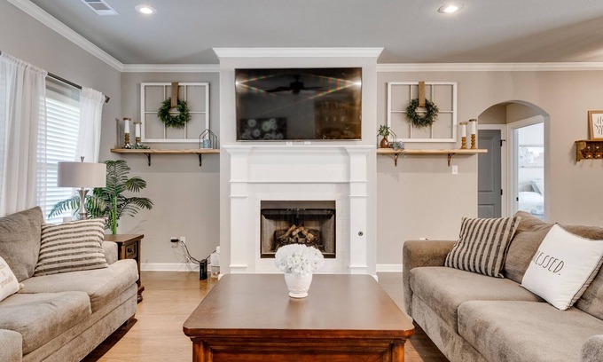 Conway House | Luxury 3bd 2 bath Villa - Downtown/Coffee Bar/Indoor Fireplace/Pergola