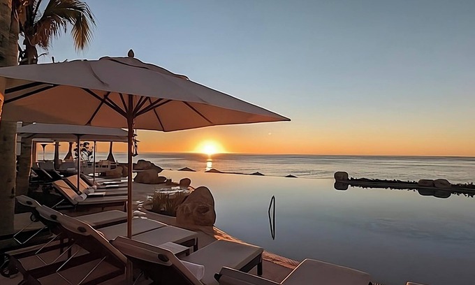 San Jose del Cabo Resort | LUXURY 3BD/4BA Ocean Front Penthouse with Private Hot Tub! Villa La Valencia