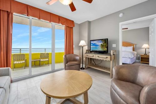 Brush - Stewarts House | Luxury 3BR Villa Direct Oceanfront Resort Life