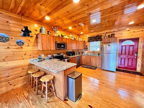 Chalet Village North House | * *Luxury 4 Bdrms, Views, Theater, Arcade, Firepit