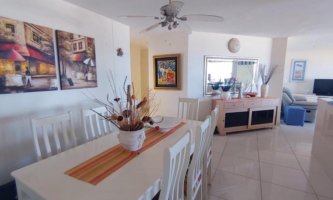 Margate Apartment | Luxury 4 bedroom apartment