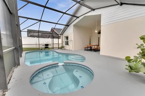 Windsor Palms House | Luxury 4-Bedroom Home with Private Pool, Jacuzzi, AC, Wi-Fi, Cable TV, 5 Minutes from Disney