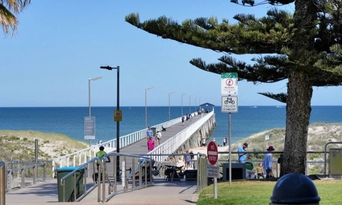 Grange House | Luxury 4-bedroom house mins walk from Grange Beach