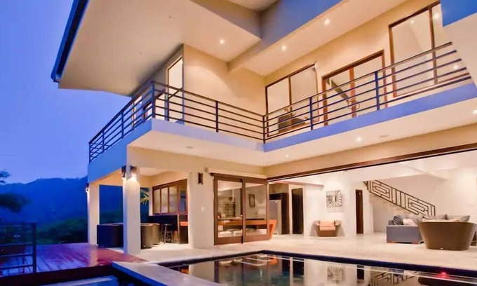 Dominicalito House | Luxury 4-bedroom Ocean View Home in Dominical