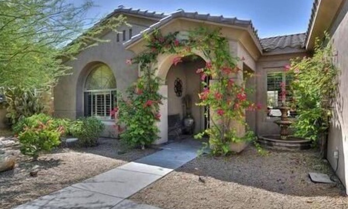 Sienna Canyon Villa | Luxury 4 Beds 3 Bath + TV Rm Private Pool. View! Golf & Trails. Great Location!