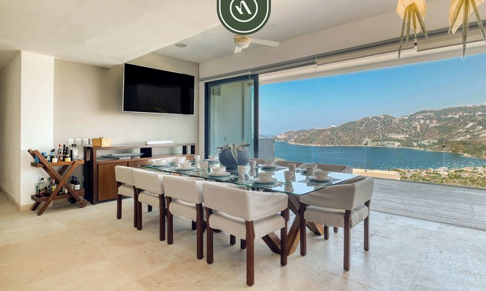 Puerto Marques Apartment | Luxury 4 BR Condo - Amazing Bay View - Pool