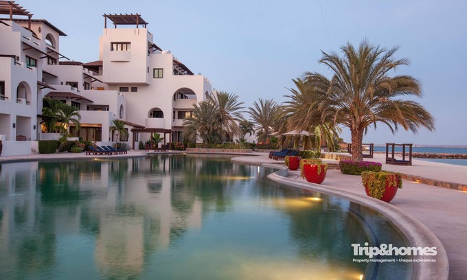 La Paz Condo | Luxury 4BR/4Ba Beach front Villa perfect location