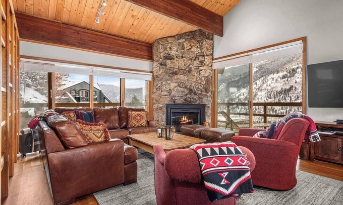 Mountain Valley House | Luxury 4BR Mountain Retreat in Aspen