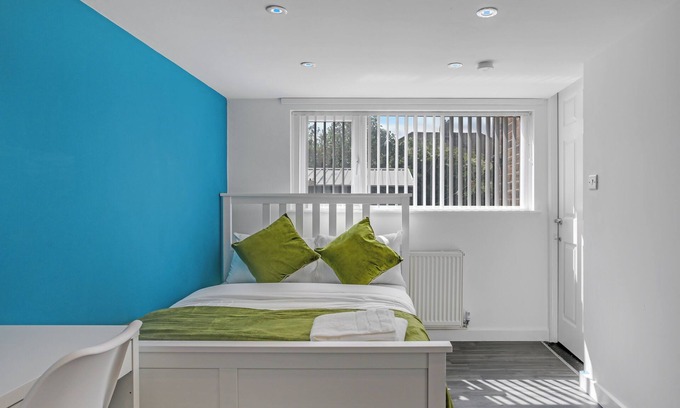 Newcastle-upon-Tyne House | Luxury 5 Bedroom Home in Newcastle