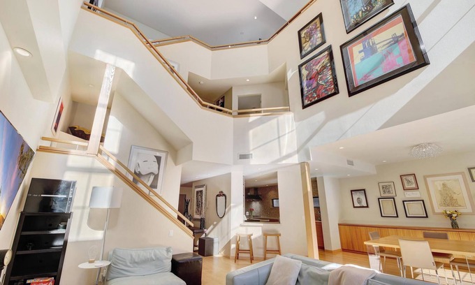 Marina Peninsula House | Luxury 5-bedroom house with AC in Marina del Rey