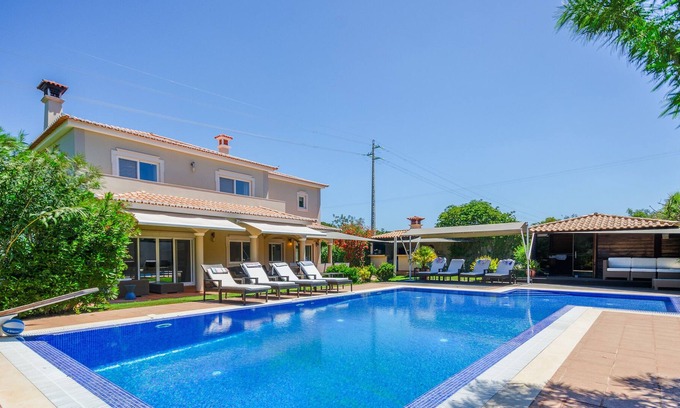Aldeia do Golfe House | Luxury 5 bedroom villa with 5000m2 of land in Vilamoura
