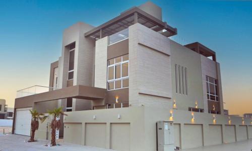 Dubai Apartment | Luxury 5 Bedroom Villa Nad Al Sheba
