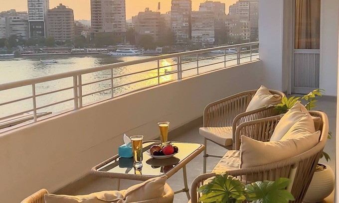 Al Manial Apartment | Luxury 5-Star 3BR Nile View Apartment in Cairo