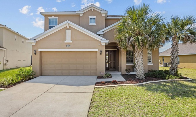 Davenport Villa | Luxury 6 Bed/5 bath Home on Award Winning Gated Golf Community, near Disney.