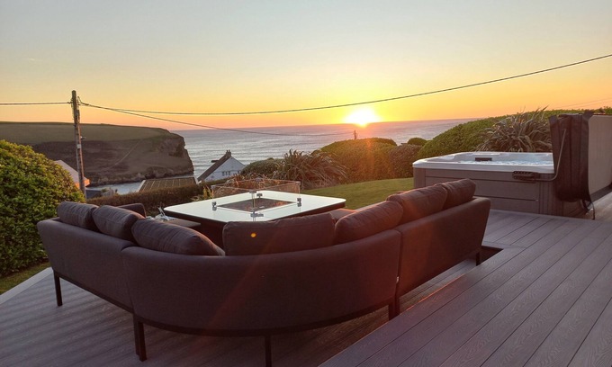 Trenance House | Luxury 6-Bedroom Home | Above Mawgan Porth Beach