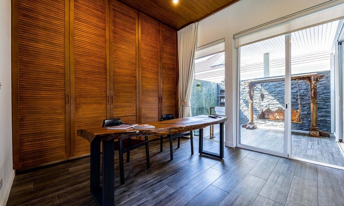 Hua Hin Villa | Luxury 7 Bedroom Pool Villa - WL67