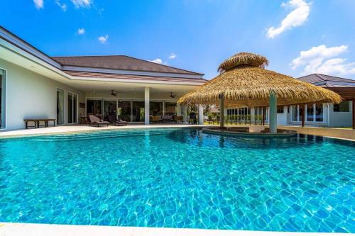 Hua Hin Villa | Luxury 7 Bedroom Pool Villa WL67
