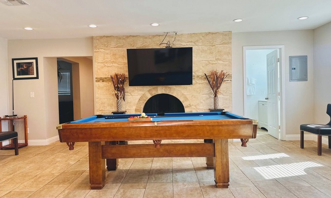 Arden Villa | Luxury 7BR 5BA Villa Heated POOL & JACUZZI