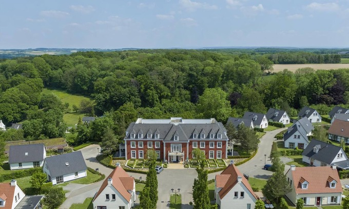 Municipality of Valkenburg aan de Geul Villa | Luxury 8-person villa in the holiday park Landal Kasteeldomein De Cauberg