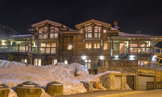 Les Almes Ski Chalet | Luxury 9 bedroom adjoining Chalets close to the slopes