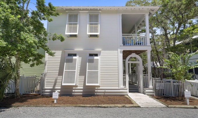 Seaside Cottage | Luxury Accommodations in the Heart of Seaside, FL + 2 Adult Bikes!