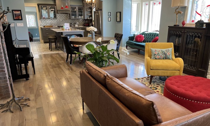 Central Business District House | Luxury Accomodations in 1920's bungalow in Downtown Provo