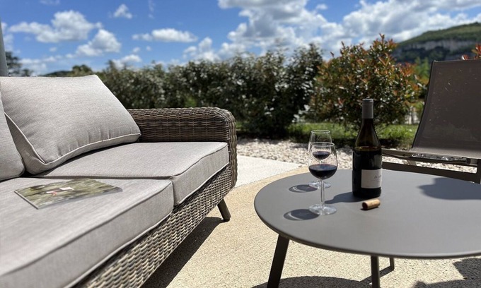 Tour-de-Faure Villa | Luxury and refinement opposite Saint Cirq Lapopie