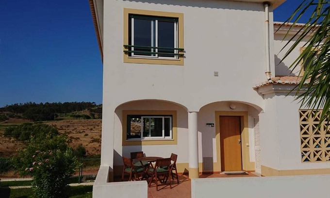 Budens Villa | Luxury and Spacious 3 Bed end of terrace Linked Villa with large pool