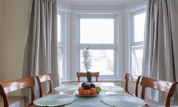 Brondesbury Park Apartment | Luxury Apartment in Kensal Rise