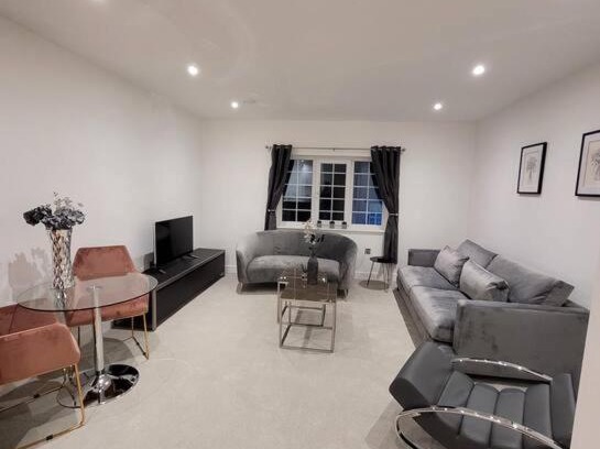 Wainscot House | Luxury Apartment In The Center Of Rochester