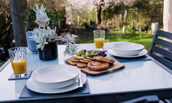 Evesham Apartment | Luxury Apartment nr Broadway with Private Parking!