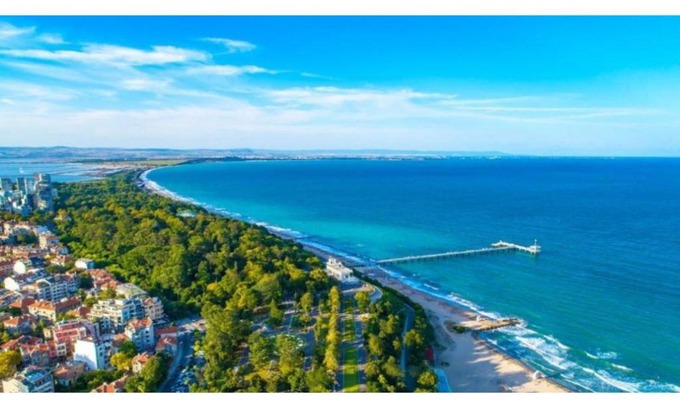 Burgas Apartment | Luxury apartment on the first line to the sea