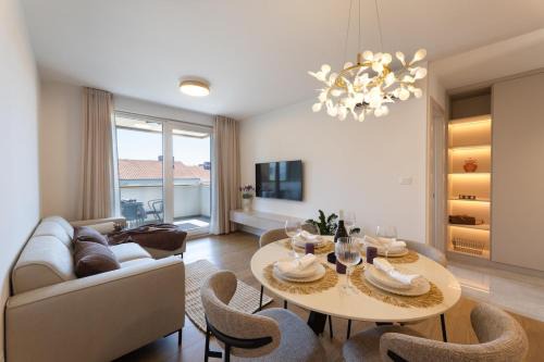 Znjan Apartment | Luxury apartment Žnjan,Split-two bathrooms and free parking